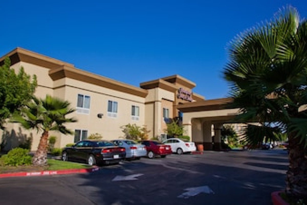 HAMPTON INN & SUITES SACRAMENTO-CAL EXPO