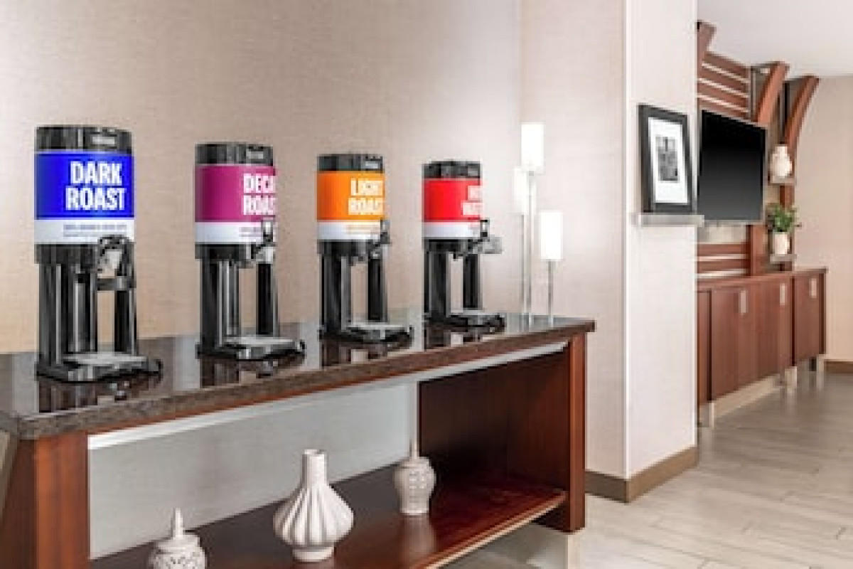 HAMPTON INN & SUITES SACRAMENTO-CAL EXPO