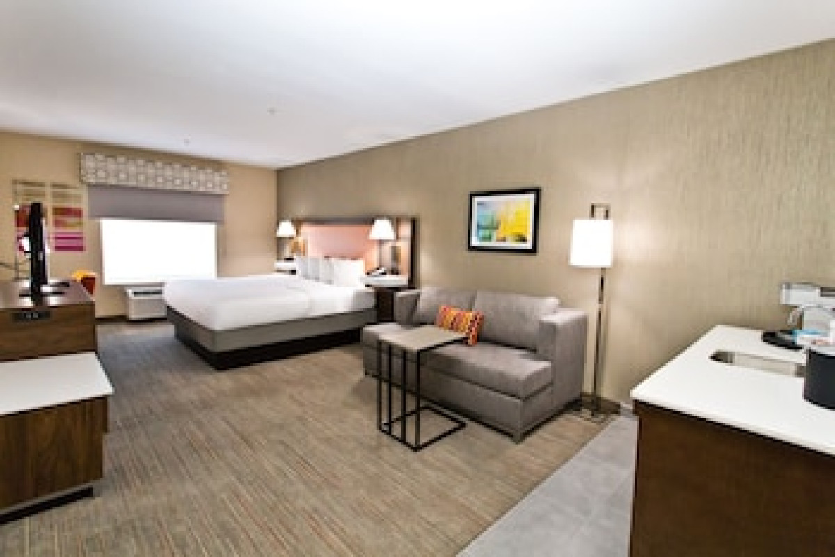 HAMPTON INN & SUITES SACRAMENTO-CAL EXPO