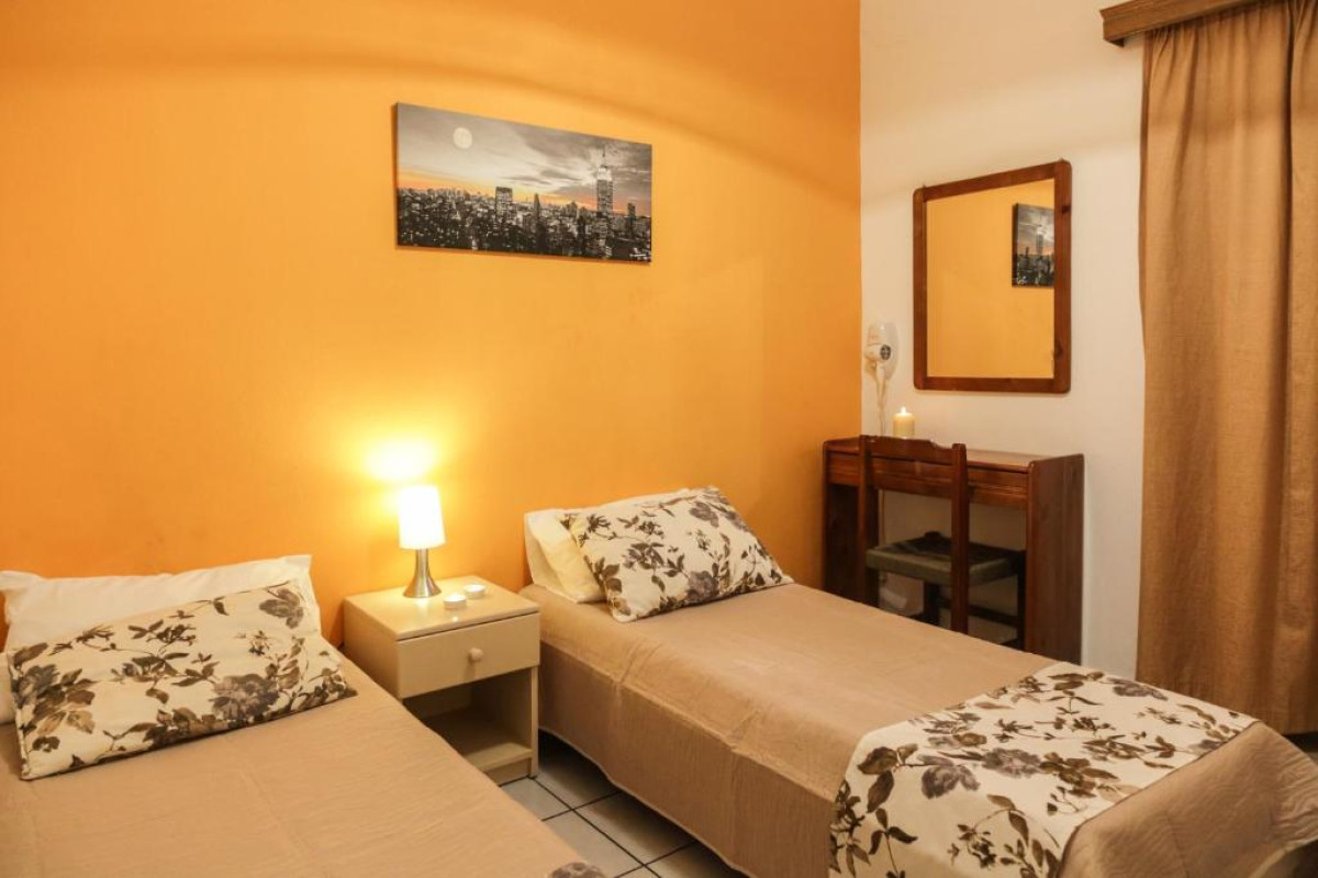 HAPPY DAYS HOTEL
