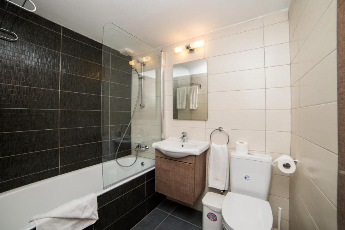 Helios Bay Hotel Apartments