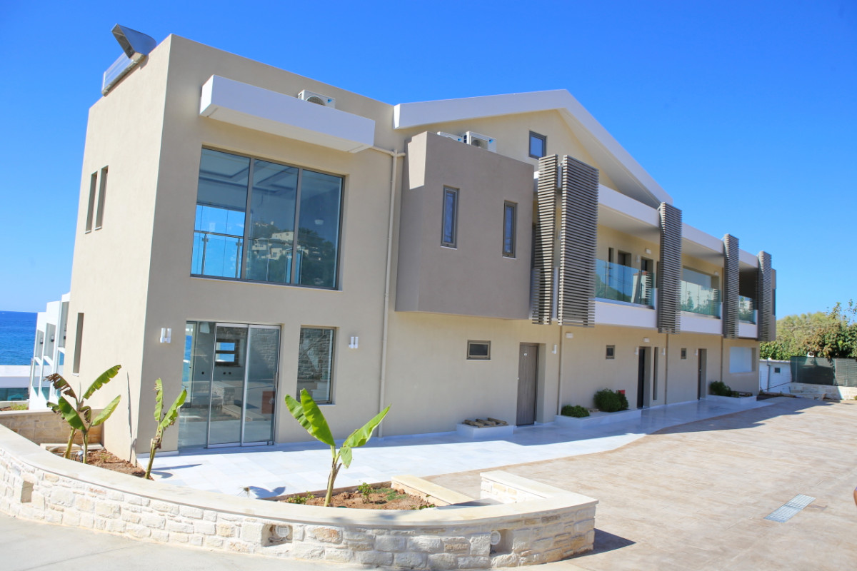 HELLAS BEACH Adult only 16+