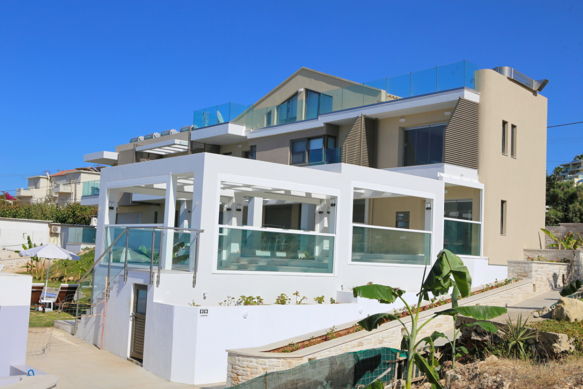 HELLAS BEACH Adult only 16+