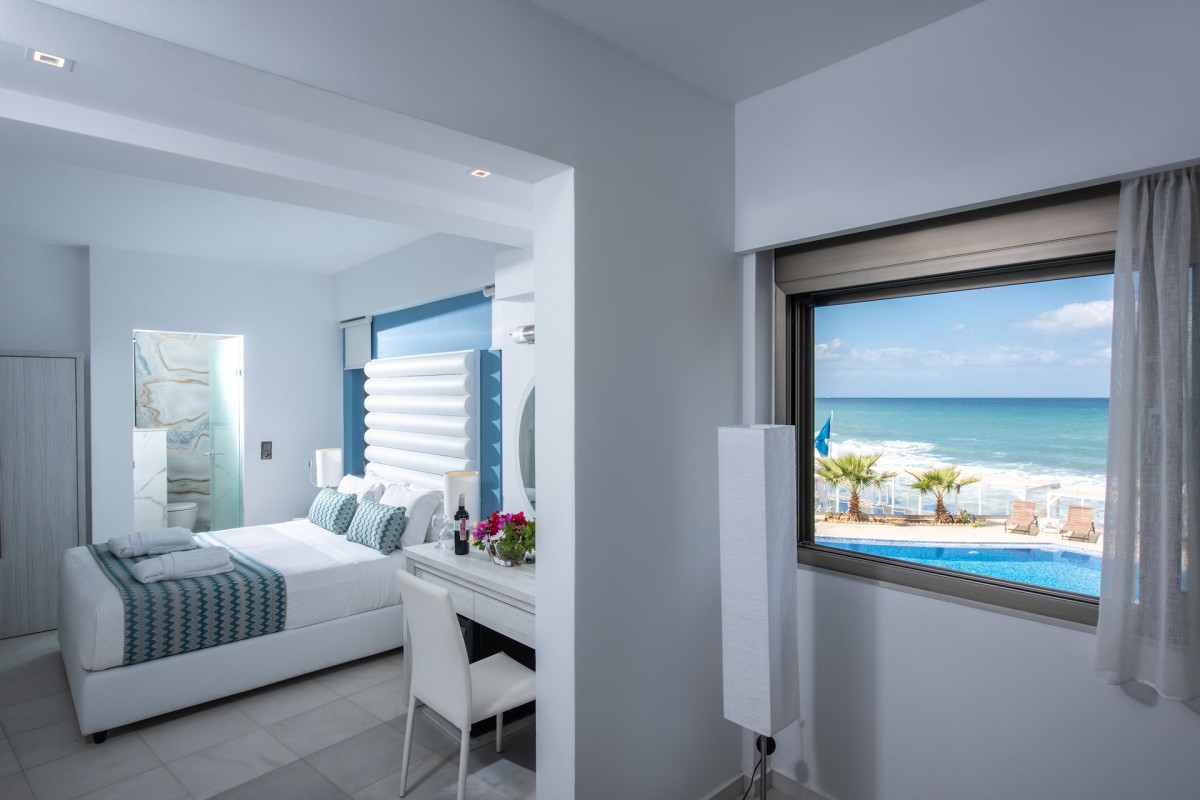 HELLAS BEACH Adult only 16+