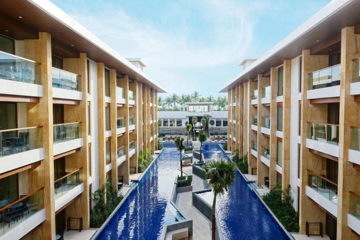 Henann Crystal Sands Resort