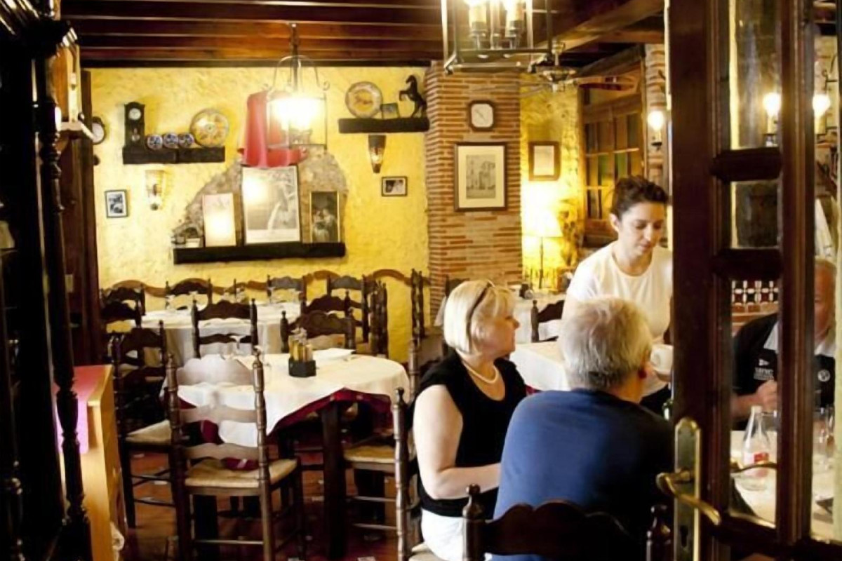 Hermanos Macías Hotel