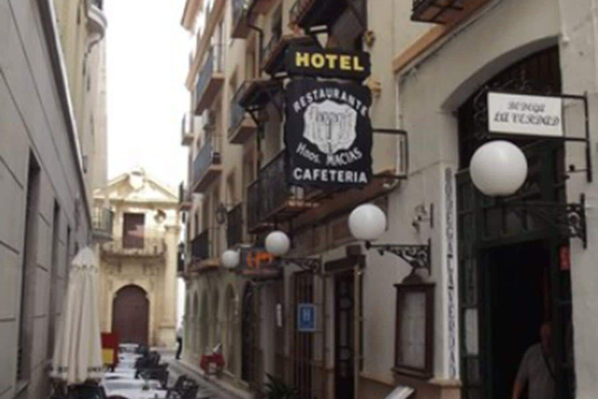 Hermanos Macías Hotel