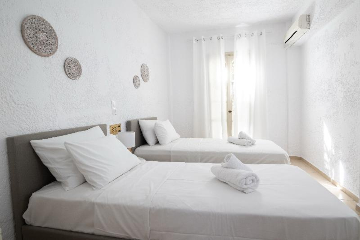 Hesperia Apartments