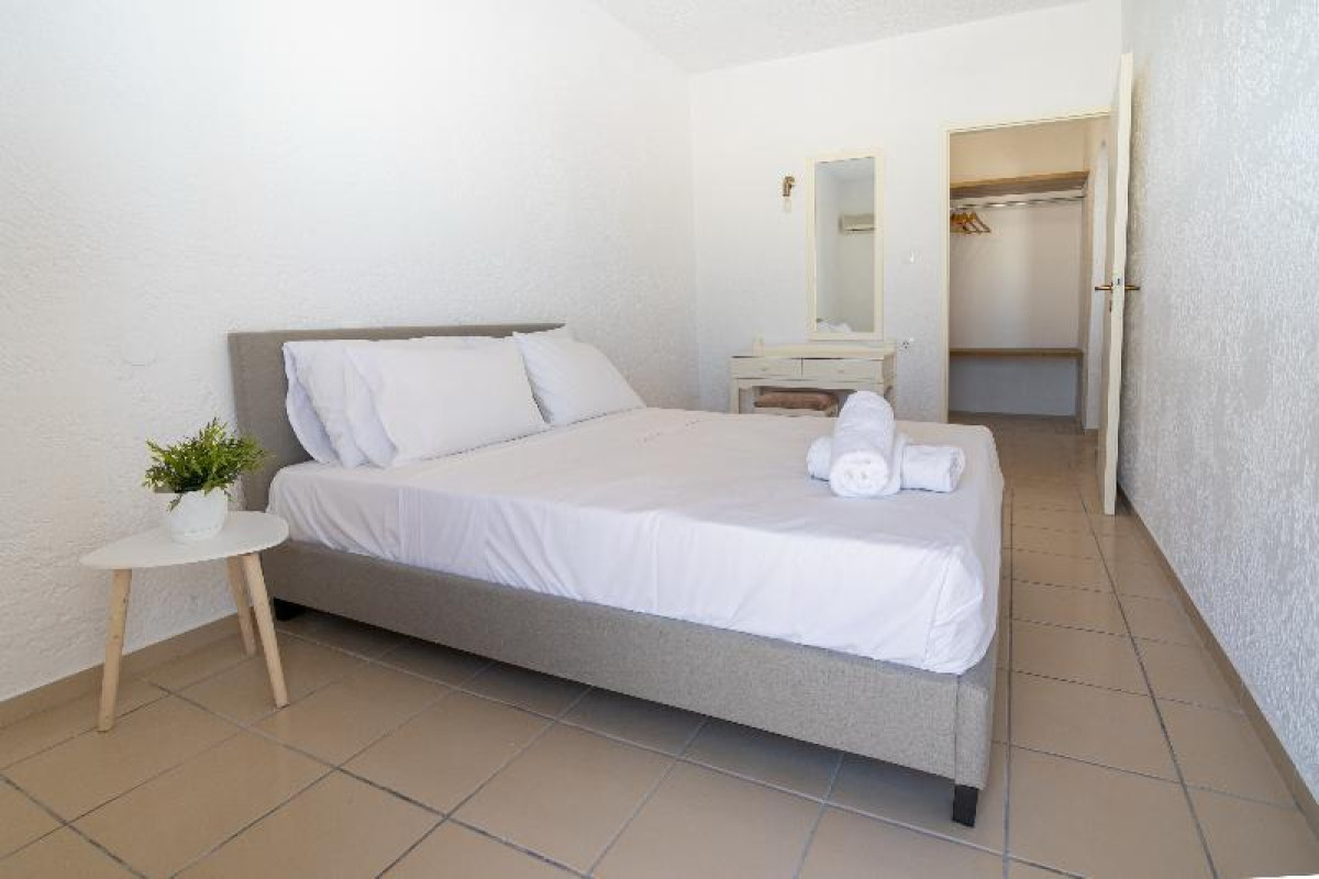 Hesperia Apartments