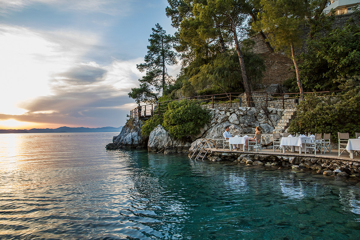 Hillside Beach Club