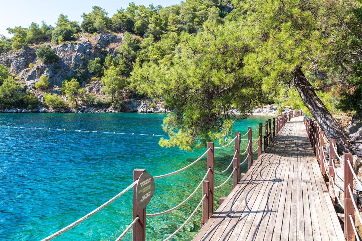 Hillside Beach Club