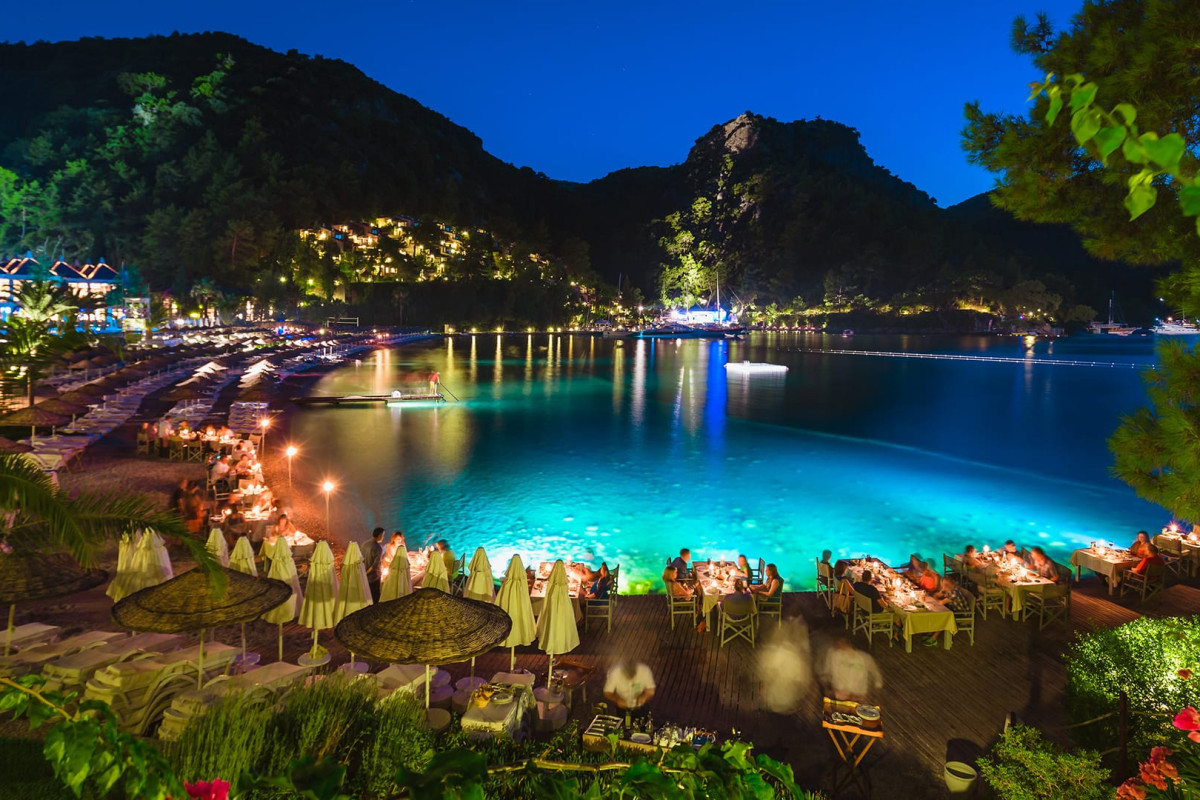 Hillside Beach Club