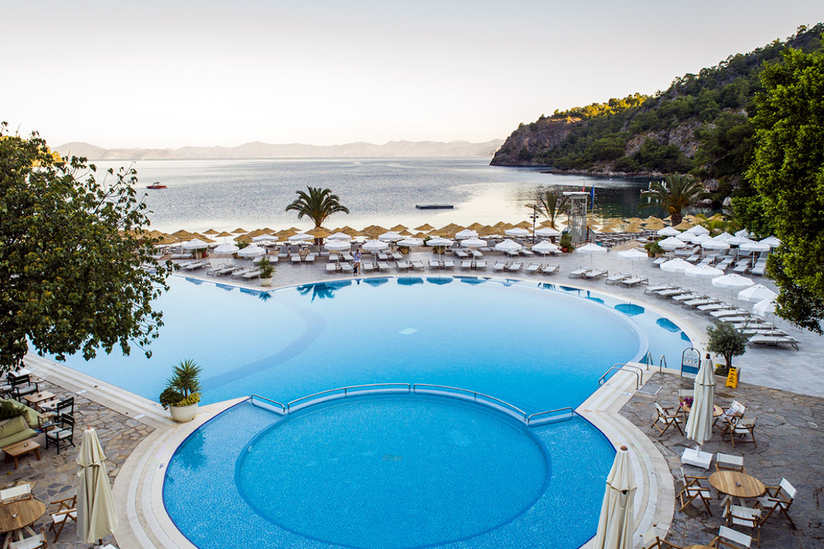 Hillside Beach Club
