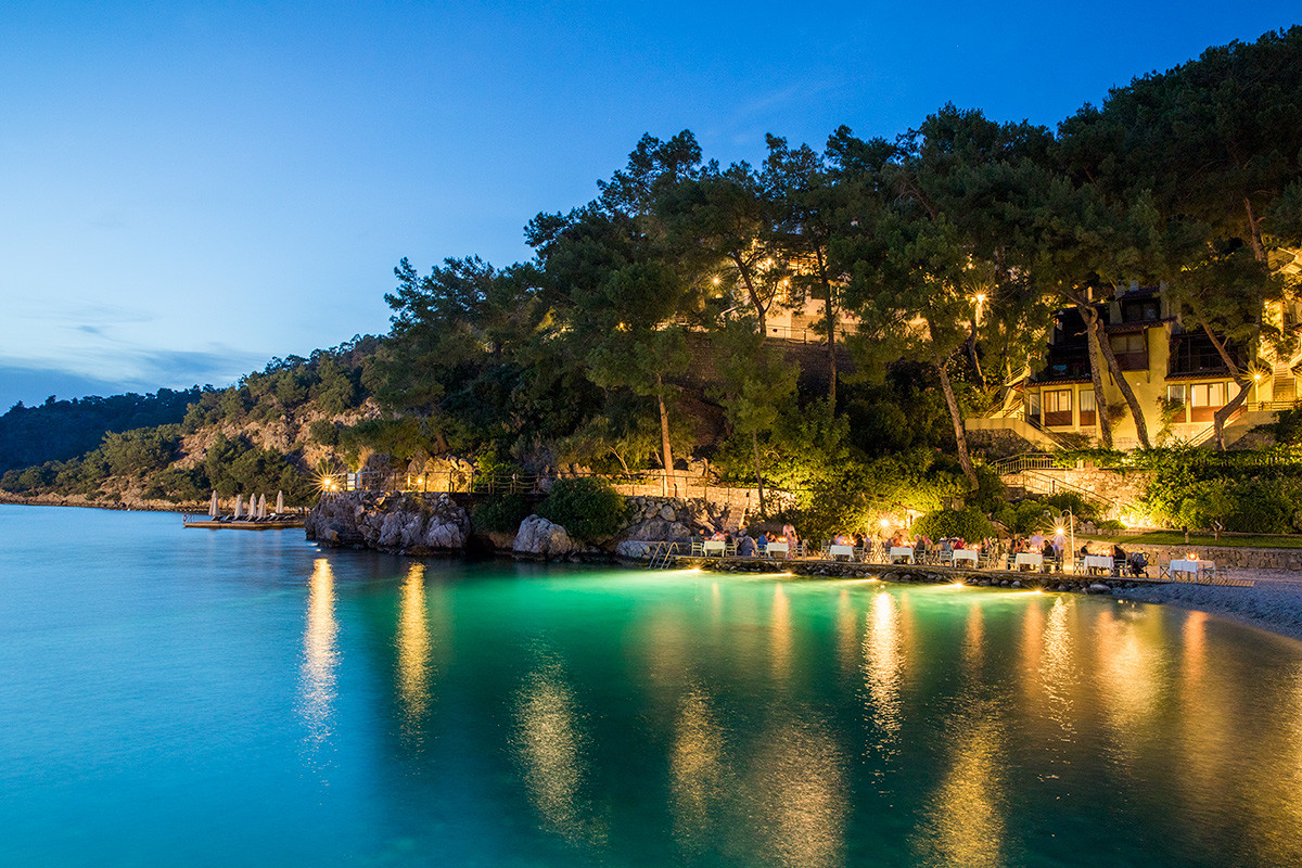 Hillside Beach Club