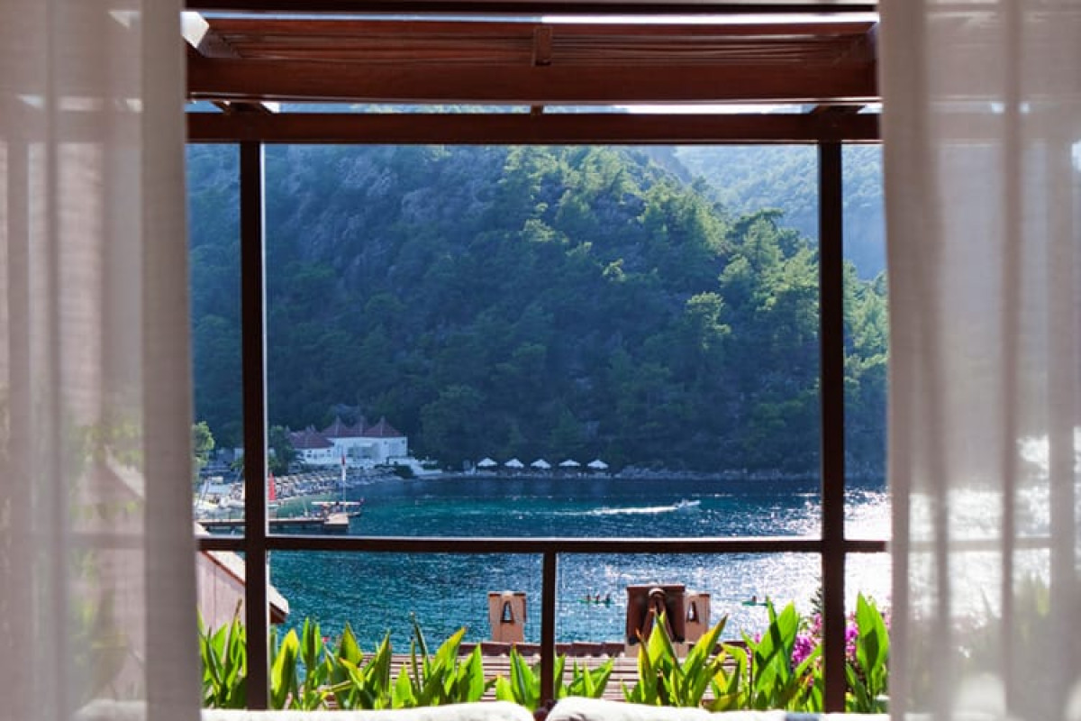 Hillside Beach Club
