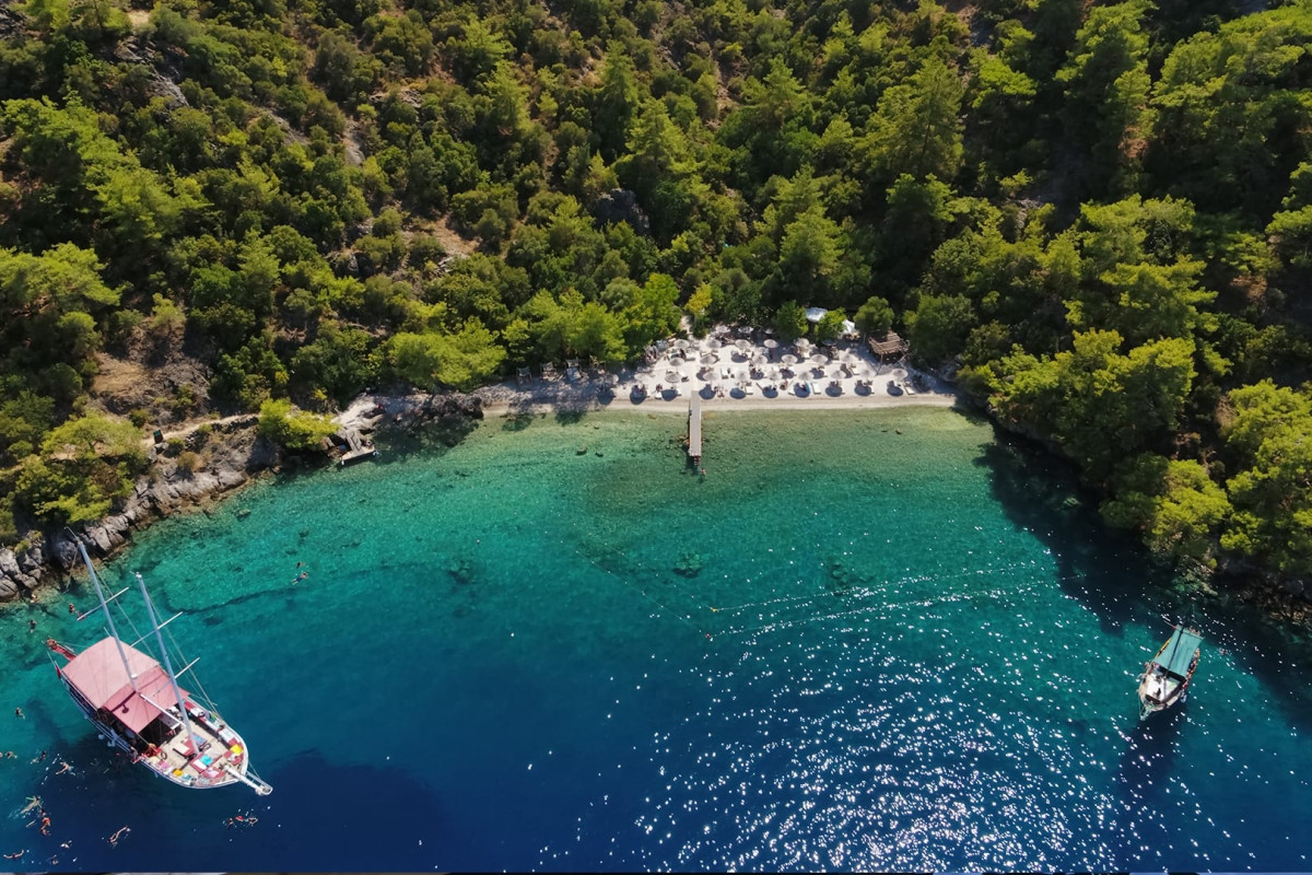 Hillside Beach Club