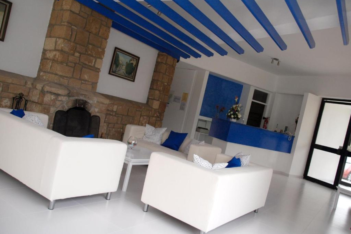Hilltop Gardens Hotel Apartments