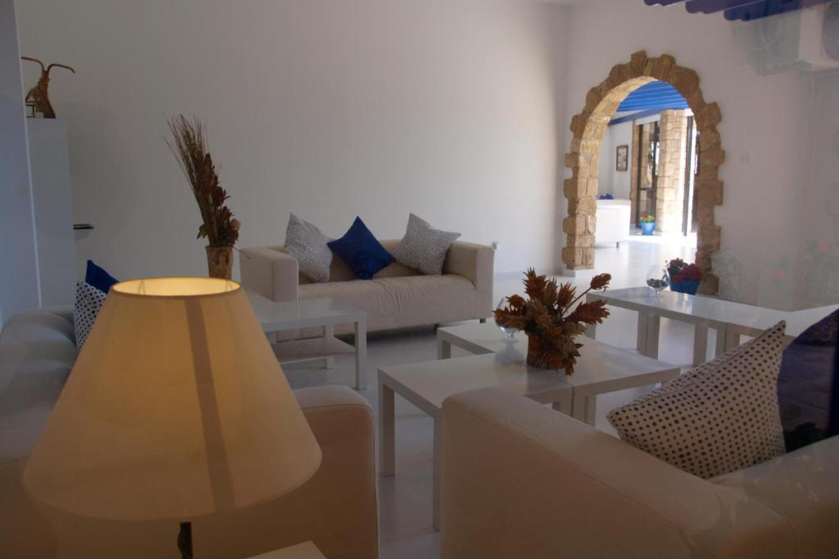 Hilltop Gardens Hotel Apartments