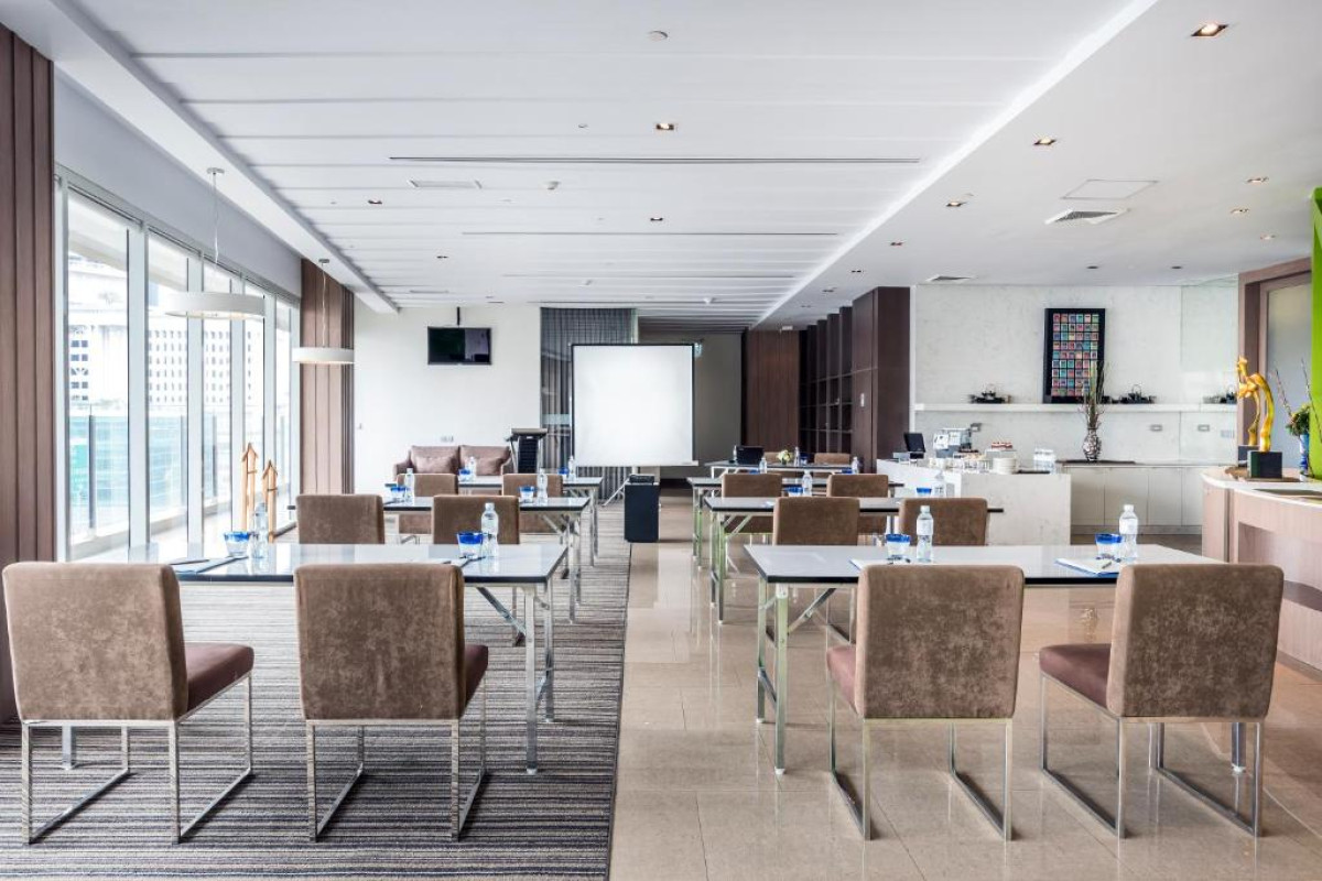 Hilton Garden Inn Bangkok Silom