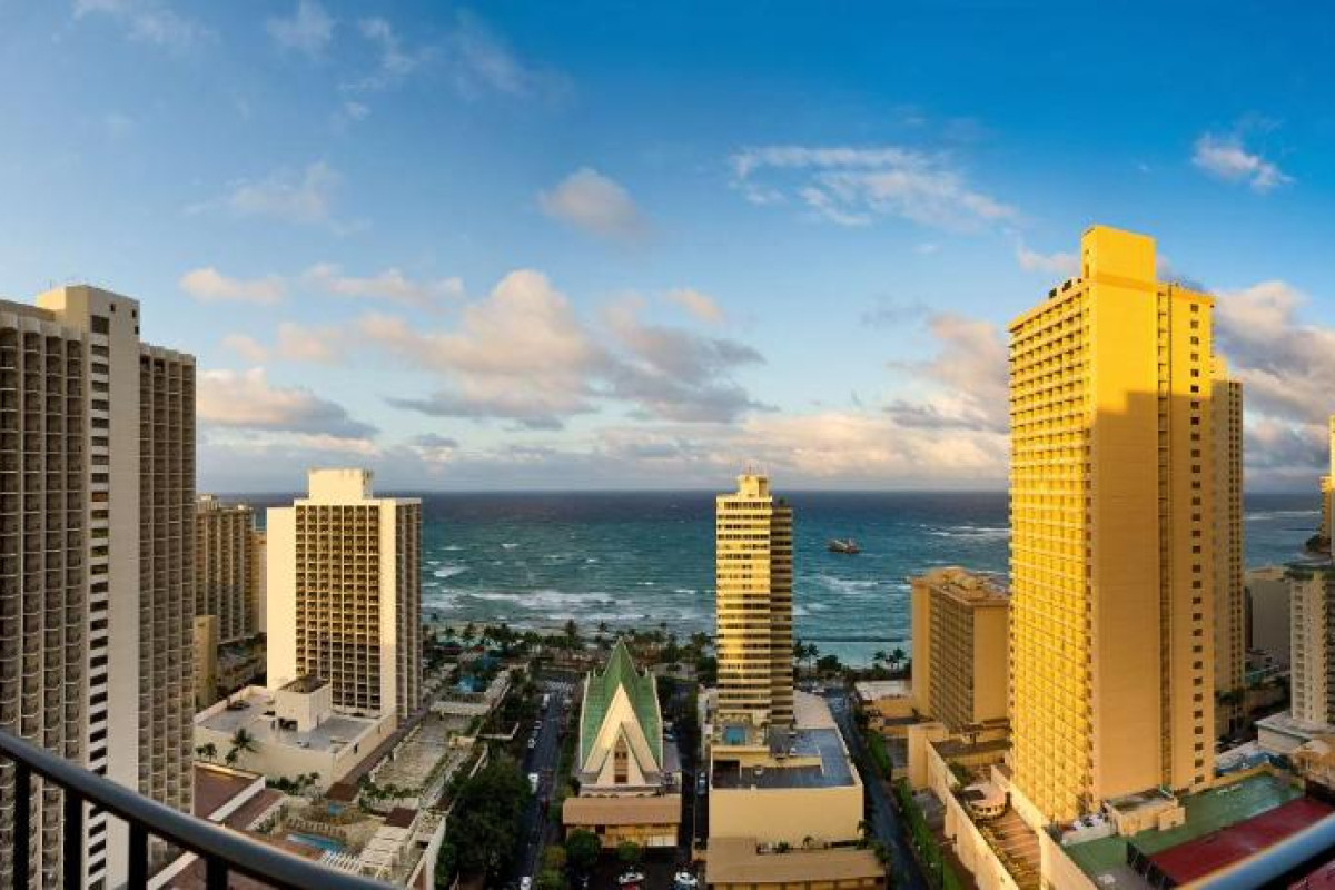 Hilton Waikiki Beach Resort & Spa