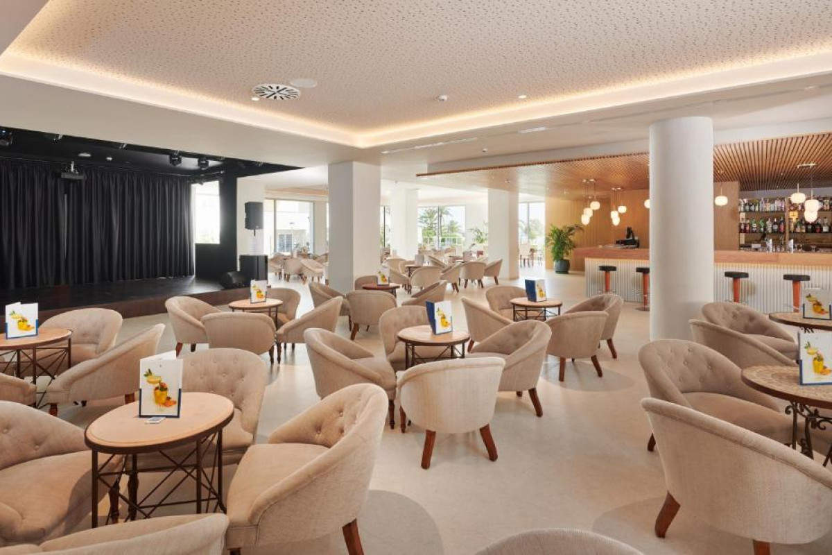 Hipotels Bahia Grande Aparthotel