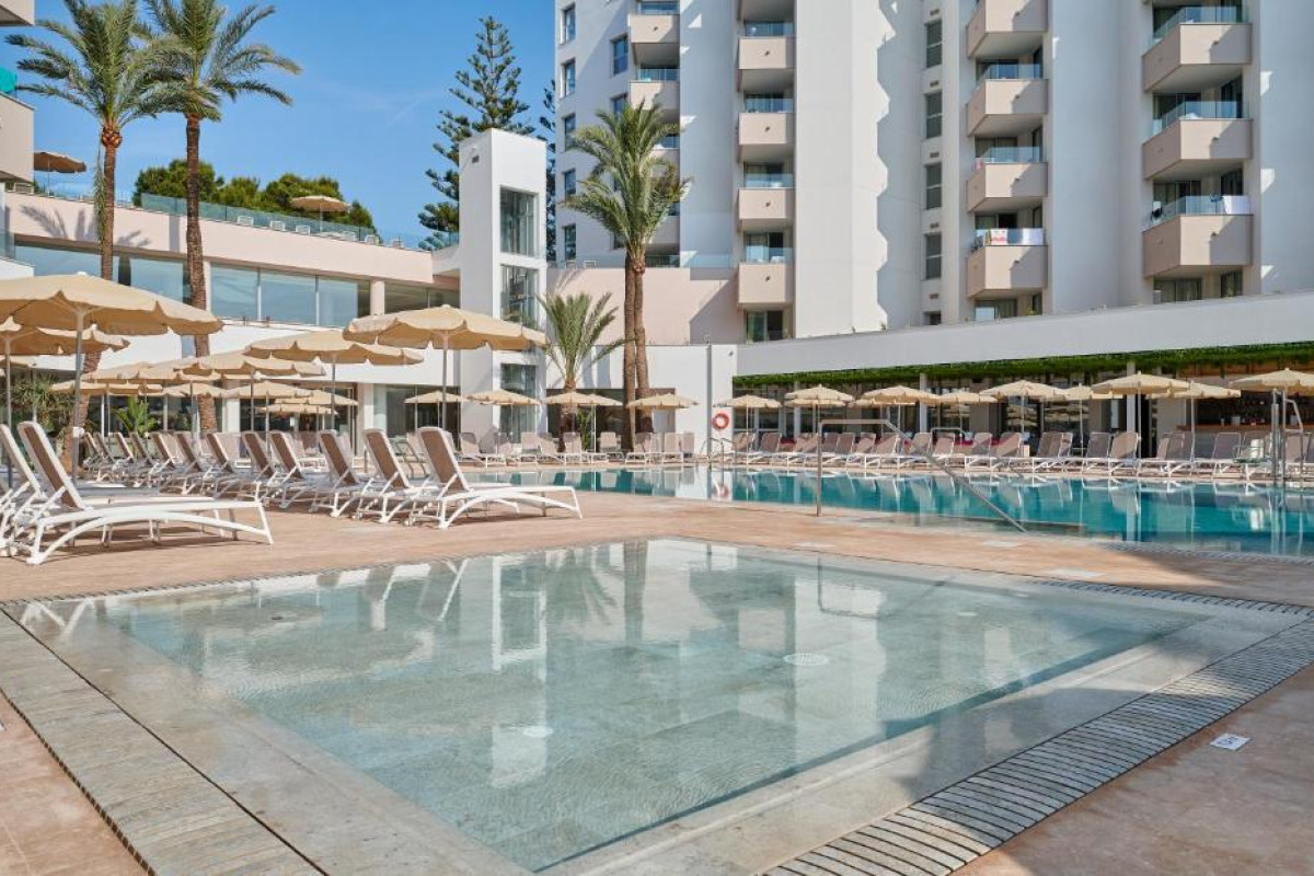 Hipotels Bahia Grande Aparthotel