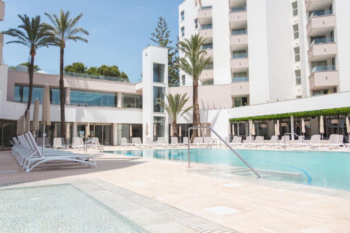 Hipotels Bahia Grande Aparthotel