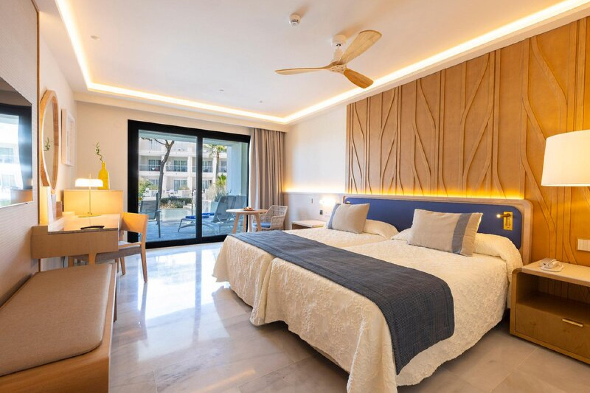 Hipotels Barrosa Palace & Spa