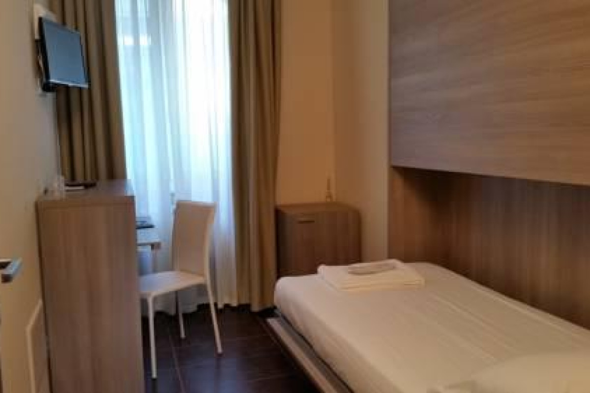 Hll Hotel Lungolago Lecco