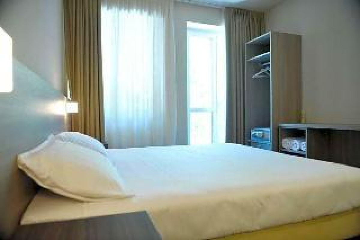 Hll Hotel Lungolago Lecco