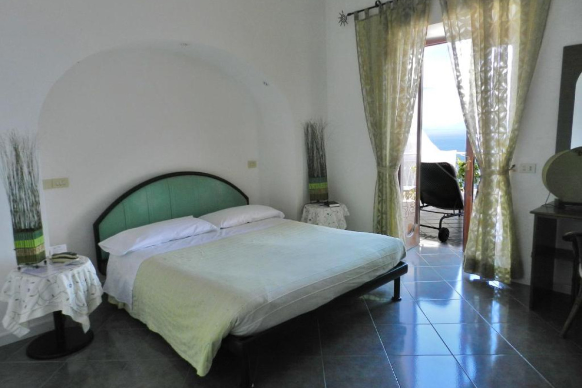Holiday Hotel