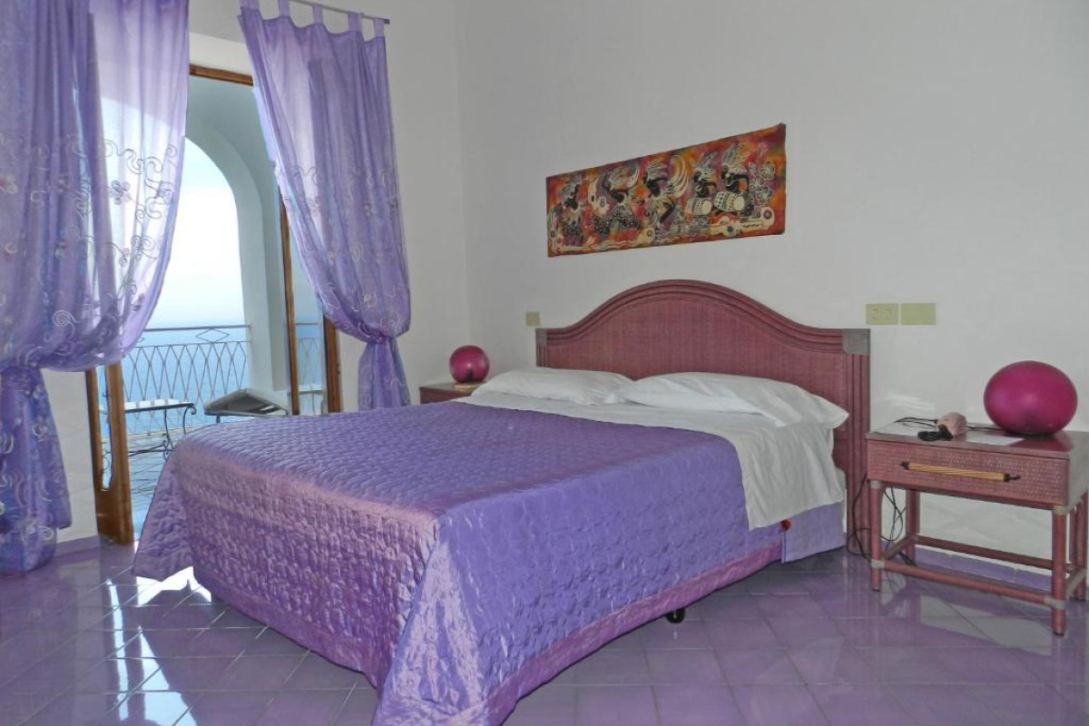 Holiday Hotel