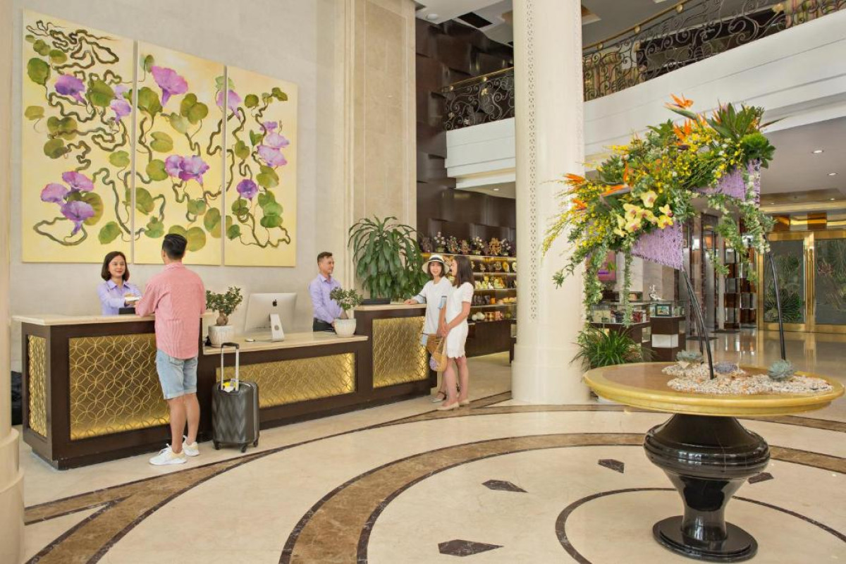 Holiday Beach Hotel Danang