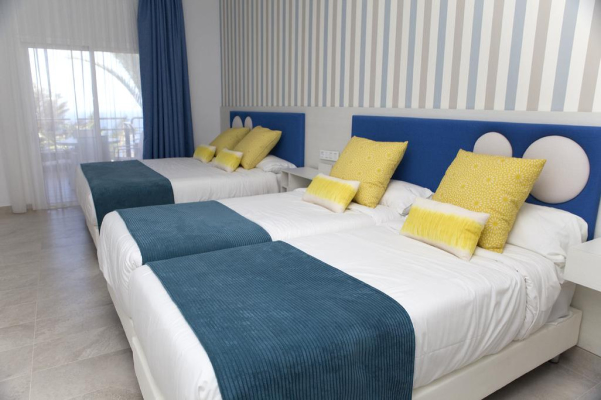 HOLIDAY CLUB JARDIN AMADORES