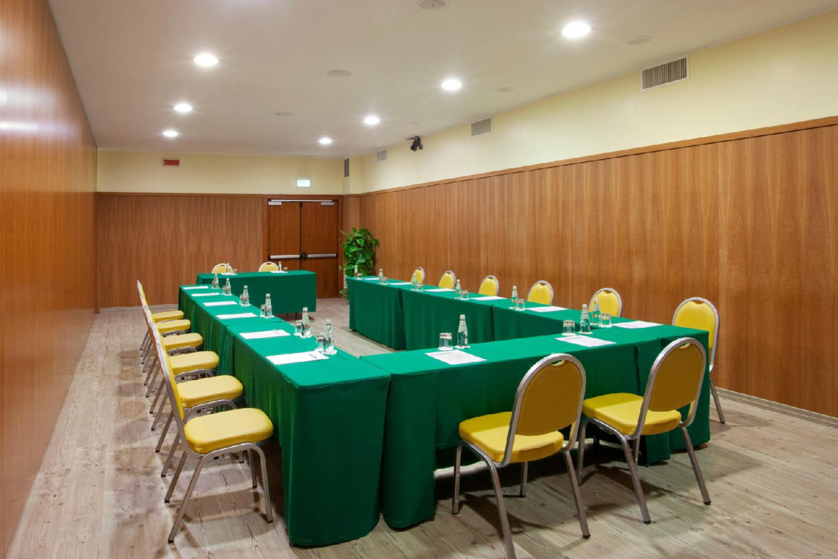 Holiday Inn Cagliari, An Ihg Hotel