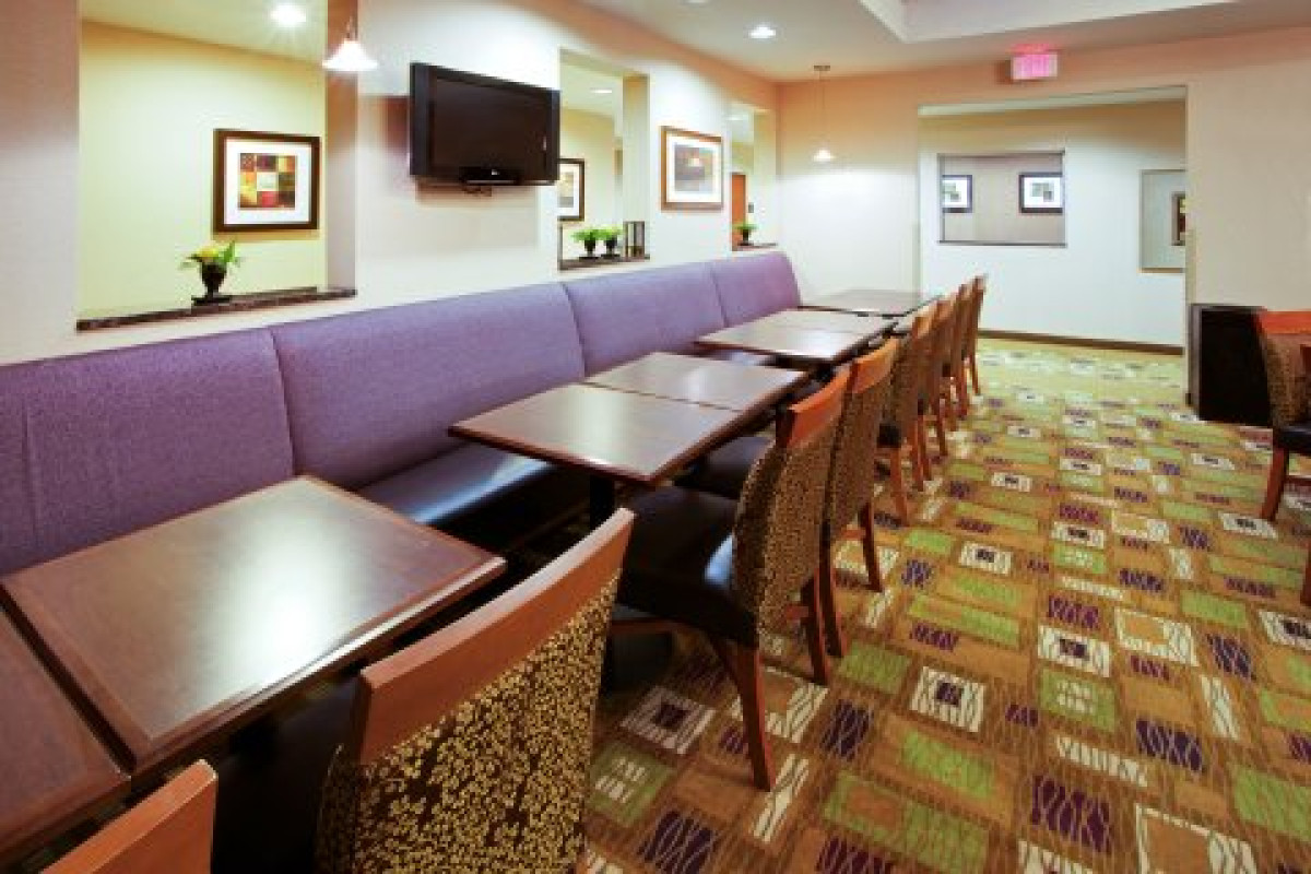 HOLIDAY INN EXPRESS BALTIMORE AT THE STADIUMS