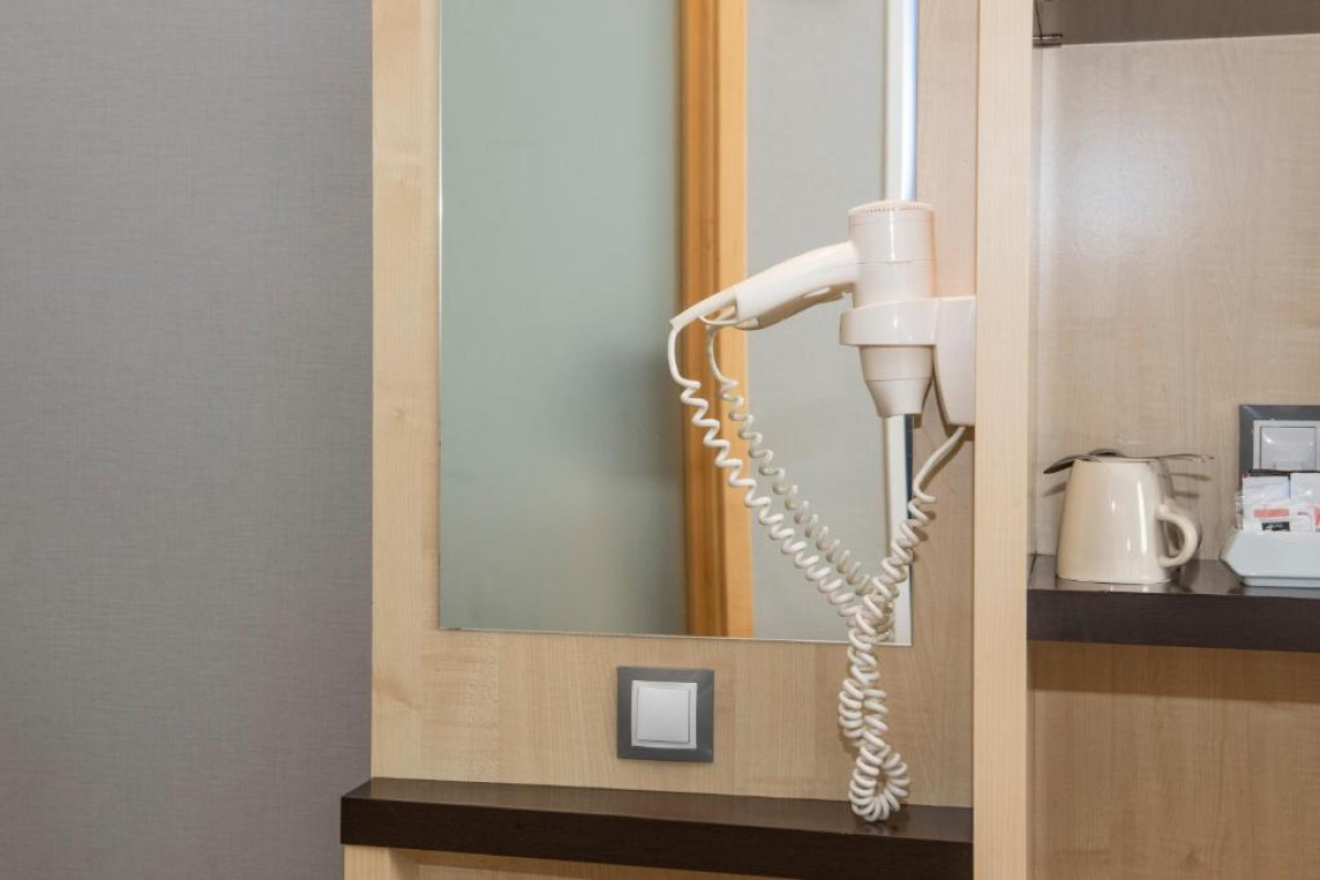 HOLIDAY INN EXPRESS BARCELONA CITY 22