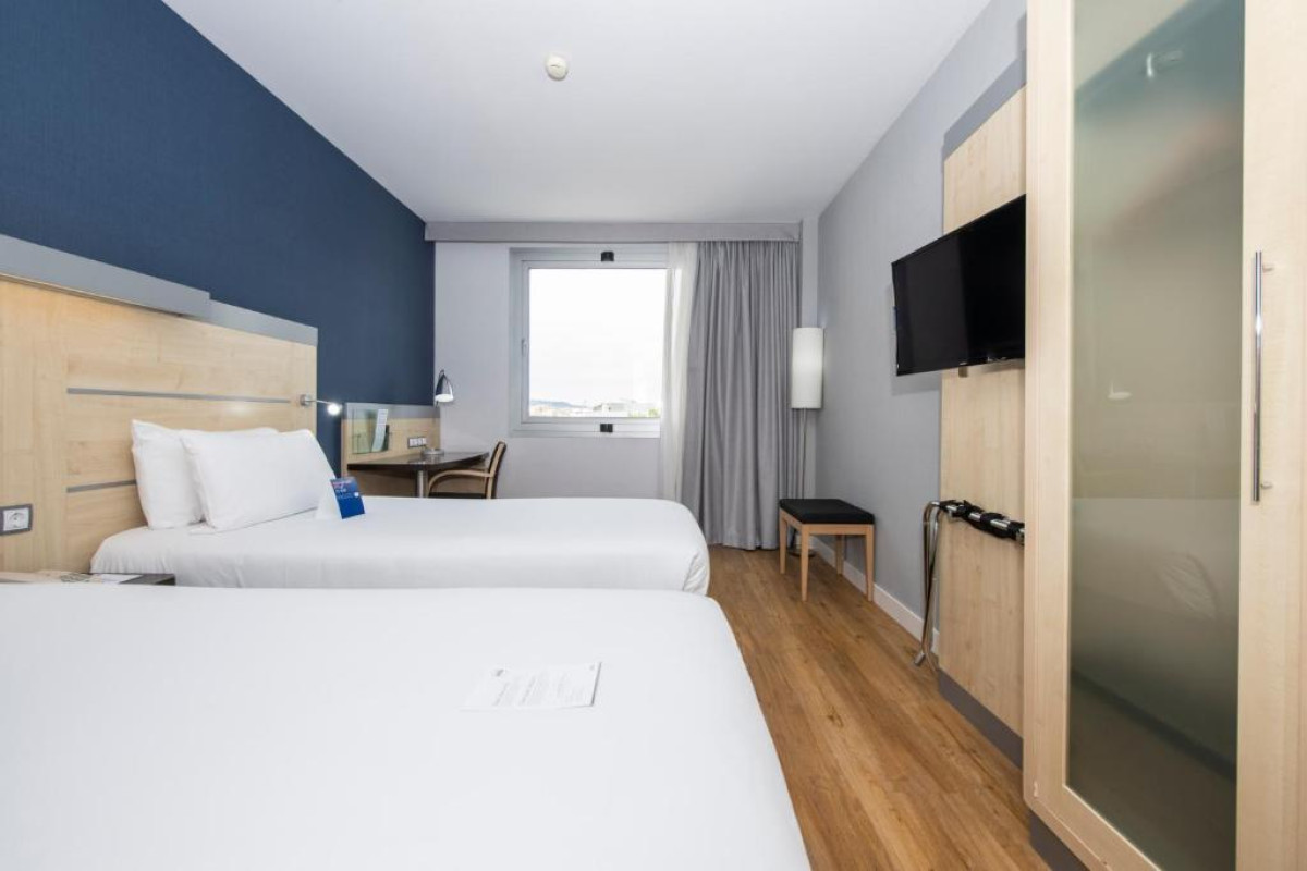 HOLIDAY INN EXPRESS BARCELONA CITY 22