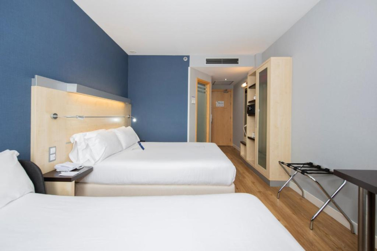 HOLIDAY INN EXPRESS BARCELONA CITY 22