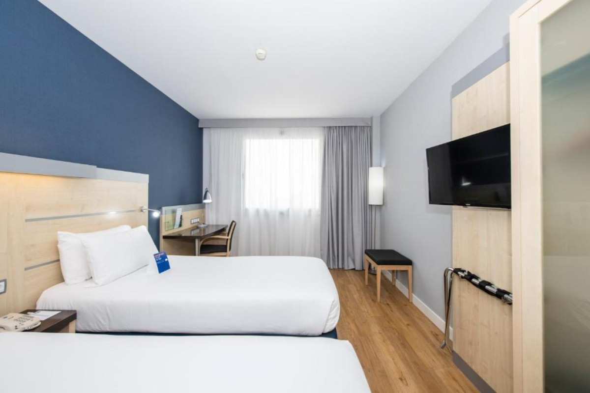 HOLIDAY INN EXPRESS BARCELONA CITY 22