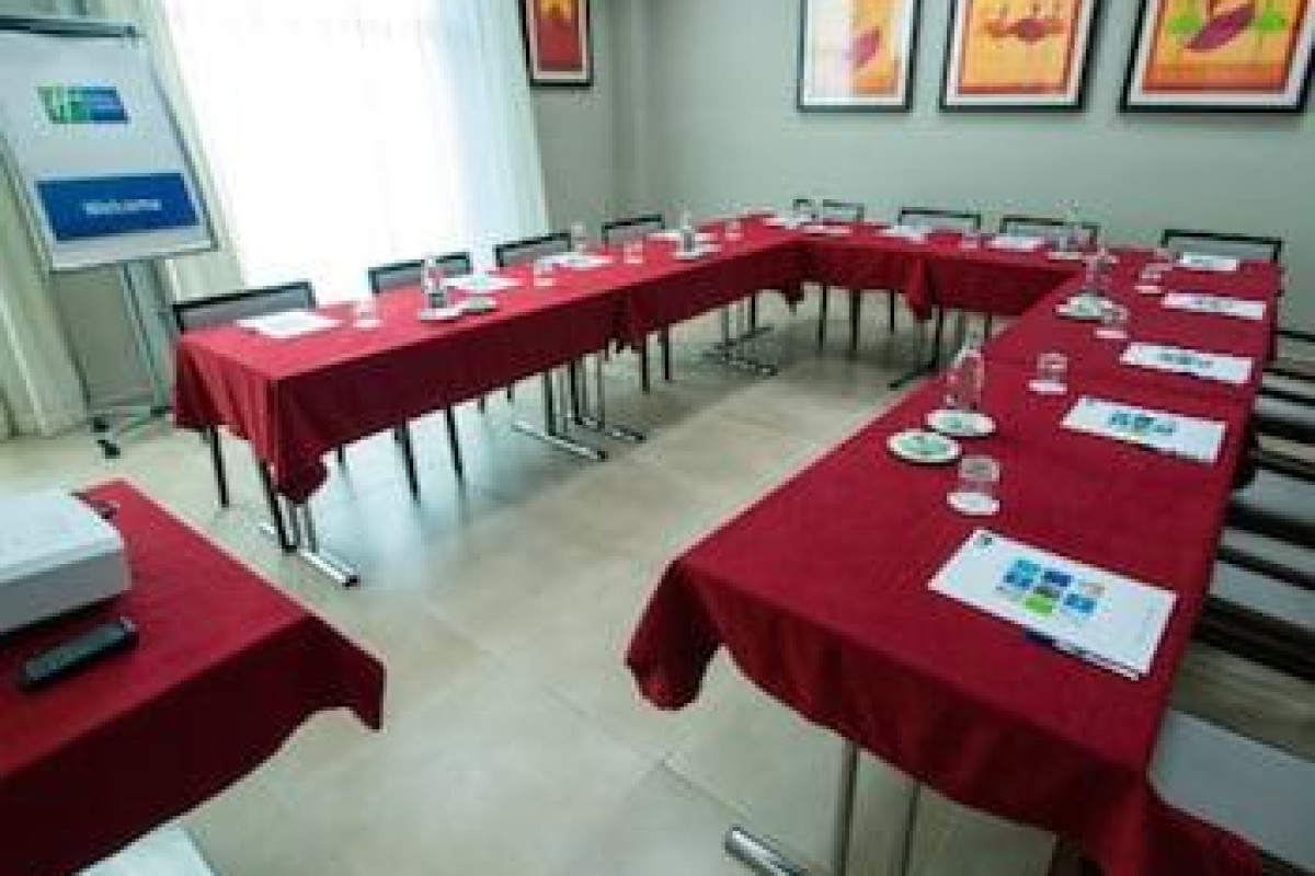Holiday Inn Express Campo De Gibraltar - Barrios, An Ihg Hotel