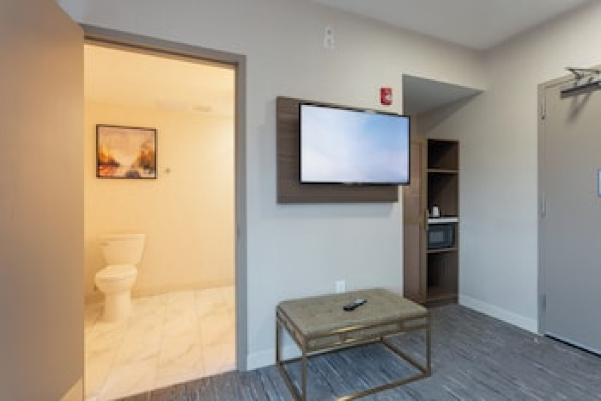 HOLIDAY INN NEW ROCHELLE