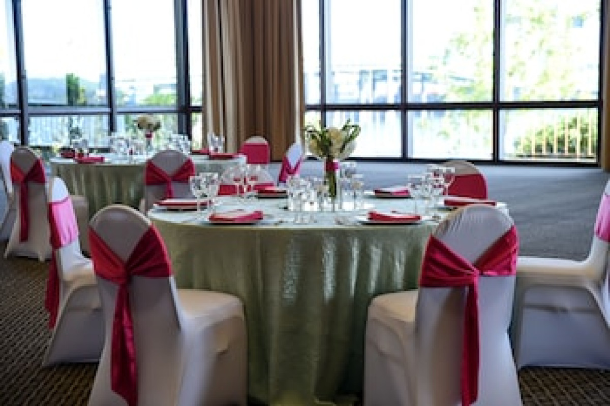 HOLIDAY INN PORTLAND COLUMBIA RIVERFRONT
