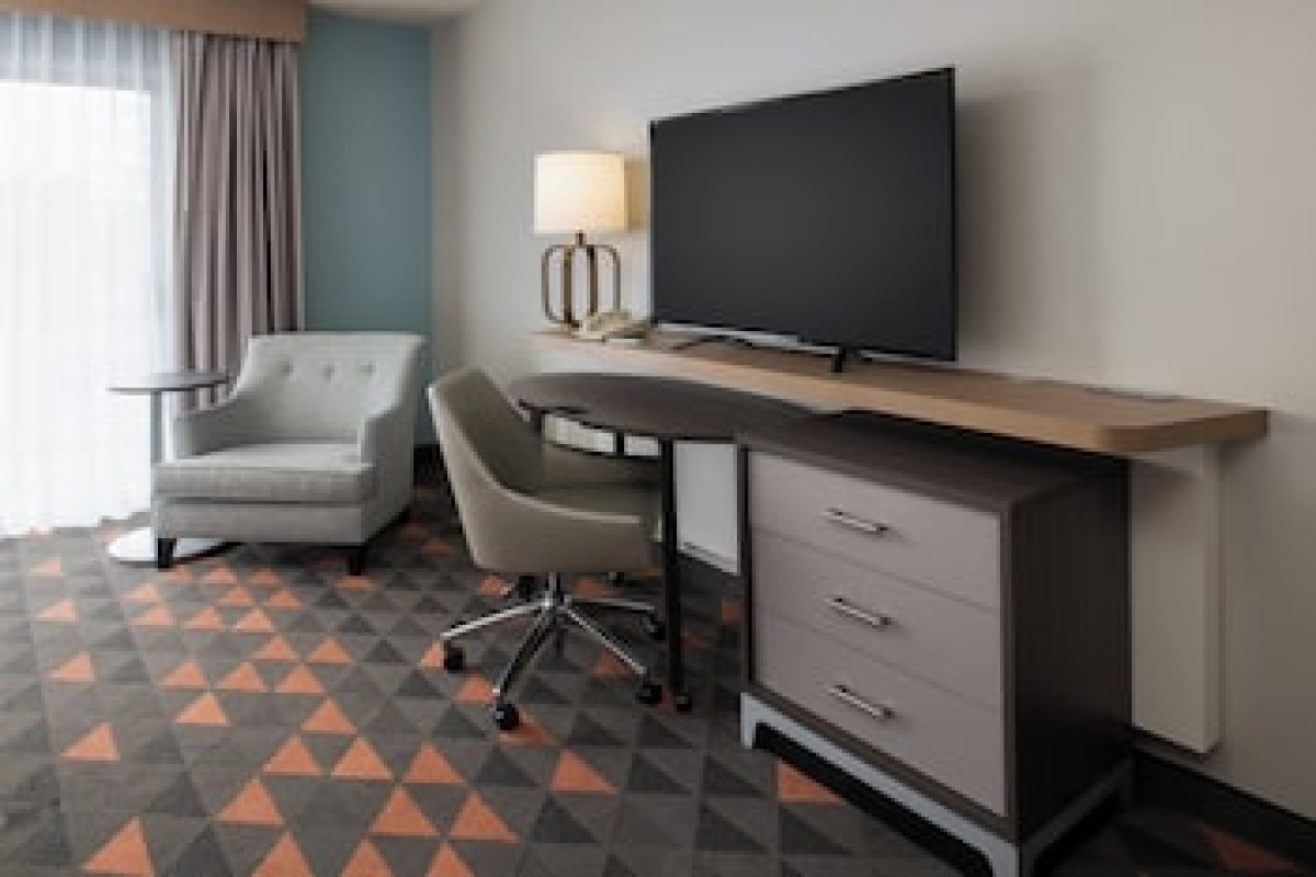 HOLIDAY INN PORTLAND COLUMBIA RIVERFRONT