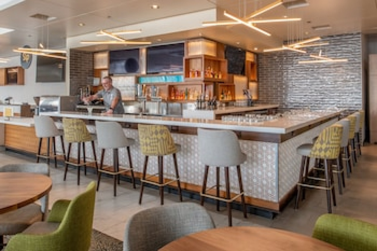 HOLIDAY INN PORTLAND COLUMBIA RIVERFRONT