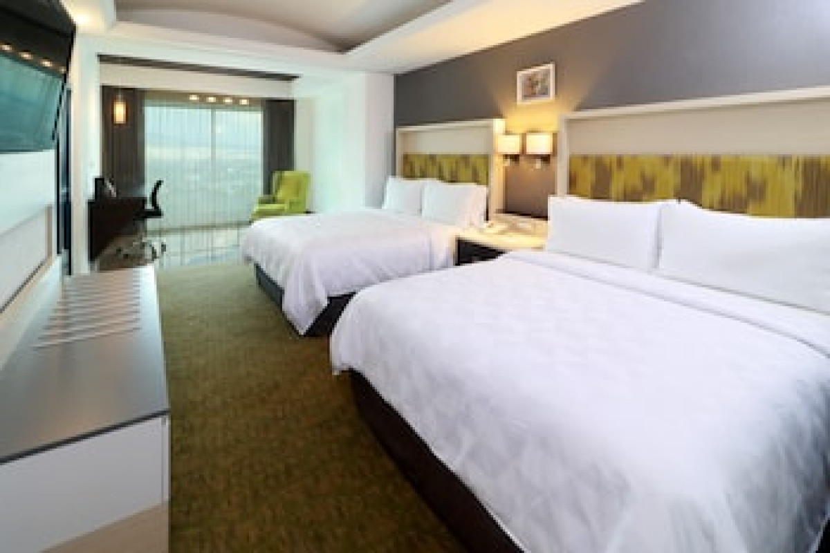 HOLIDAY INN QUERETARO ZONA DIAMANTE