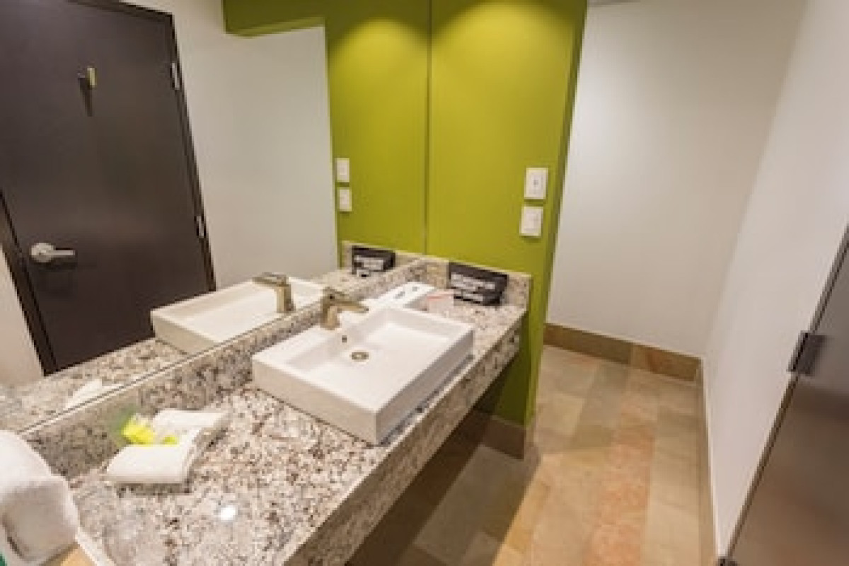 HOLIDAY INN QUERETARO ZONA KRYSTAL