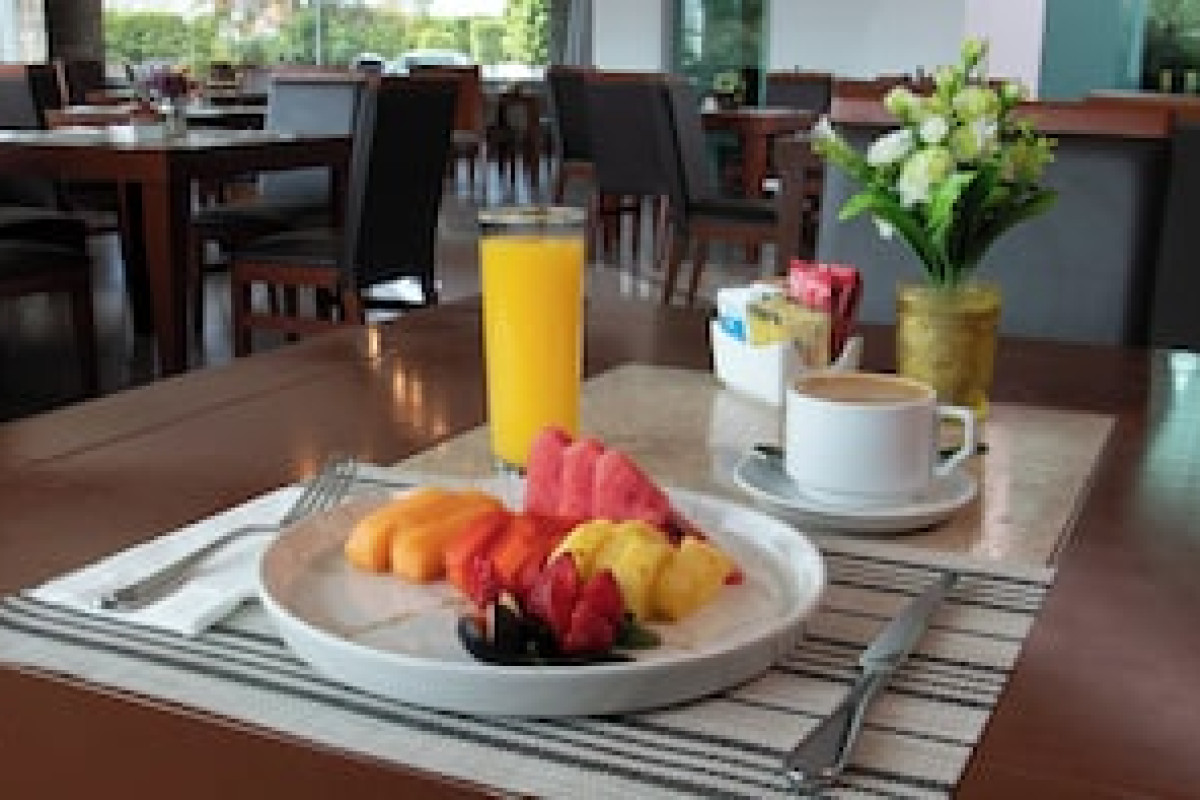 HOLIDAY INN QUERETARO ZONA KRYSTAL