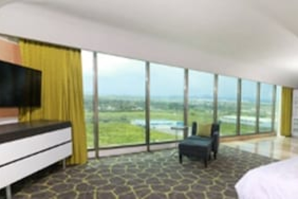 HOLIDAY INN QUERETARO ZONA KRYSTAL