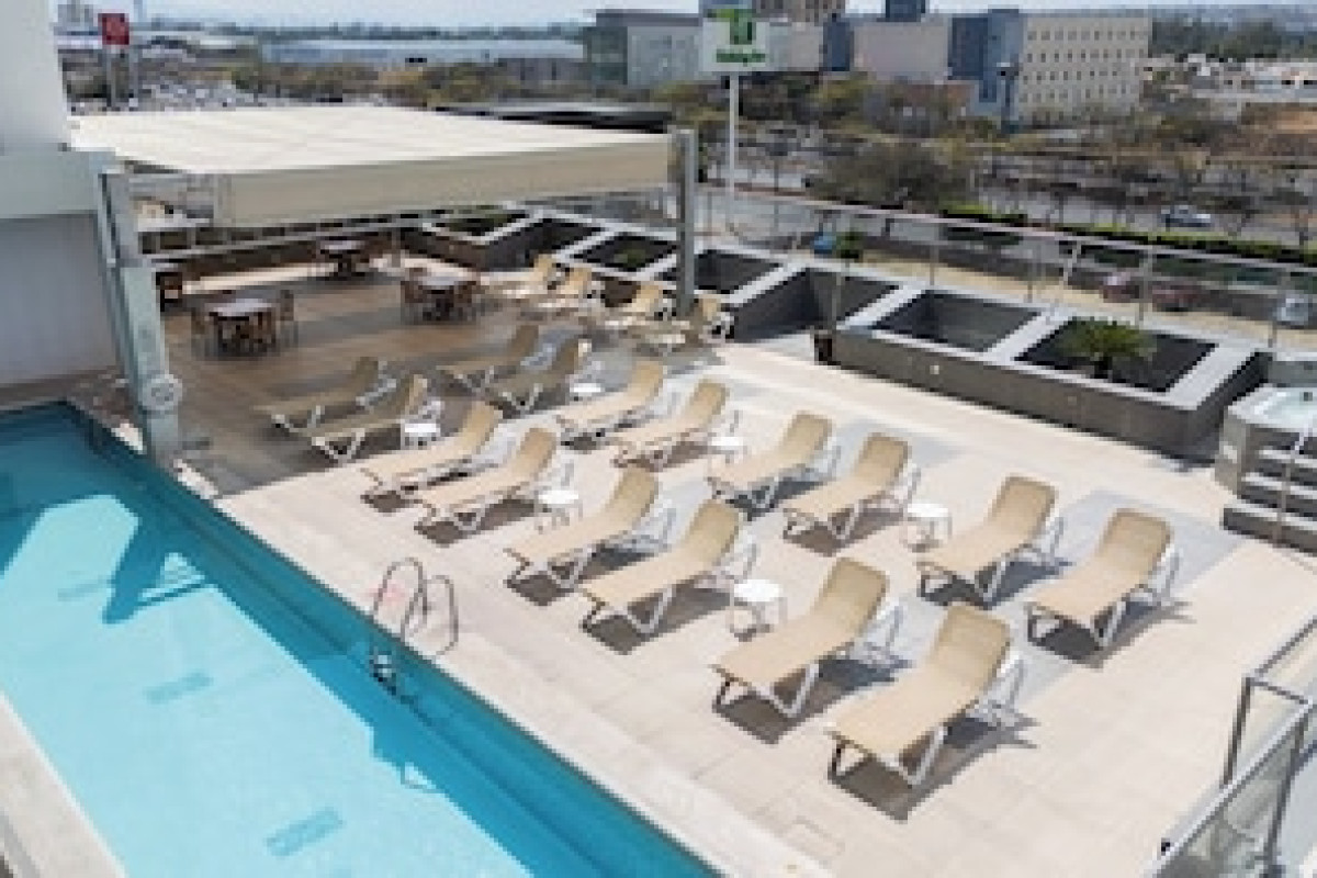 HOLIDAY INN QUERETARO ZONA KRYSTAL